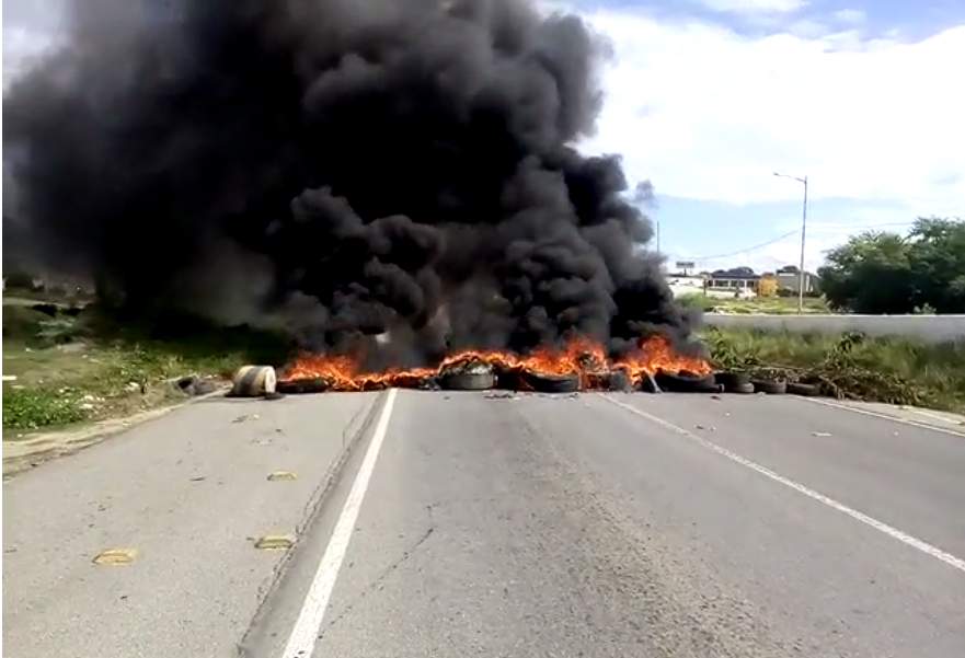 protesto-BR-104-lombadas