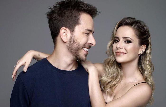 SANDY E JUNIOR