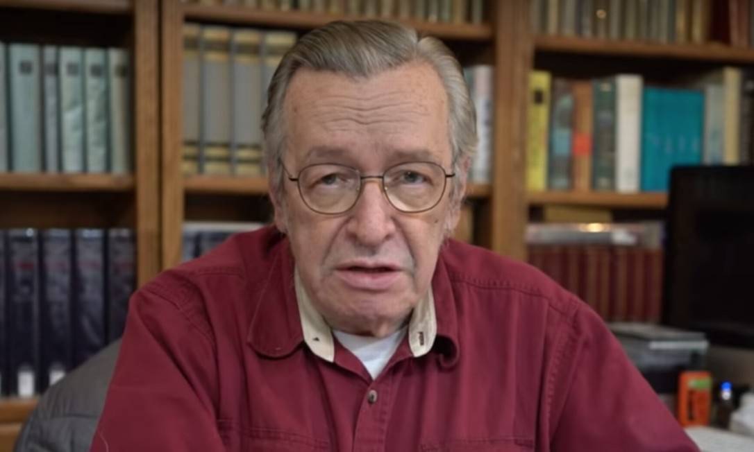 Olavo-de-Carvalho-868x644.png.pagespeed.ic_.R7pY2FAqfa