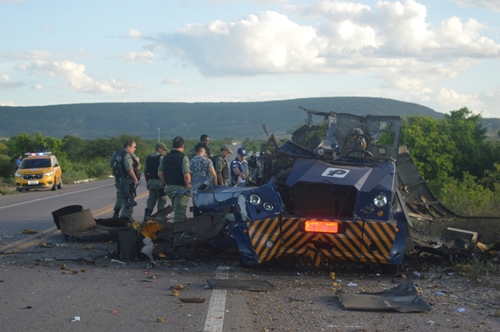 explosao-carro-forte-petrolandia
