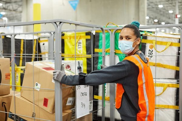 amazon-vagas-emprego-temporario-600x400