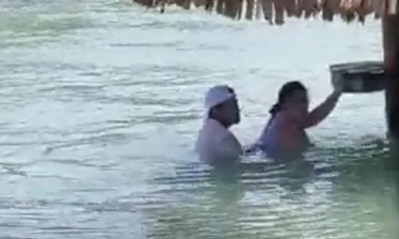 casal no resort-800x480