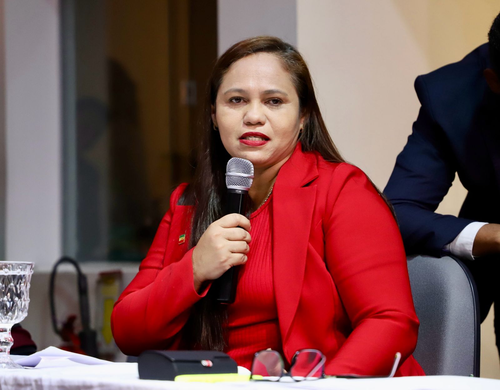 CLAUDIA VEREADORA 25 c363299a-d0b9-43f1-b537-b5c9aad2f8be